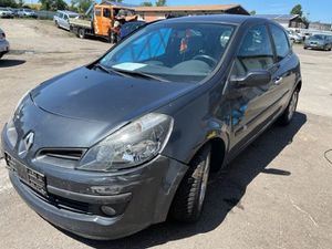 RENAULT-Clio-III Exception,Accident-damaged vehicle