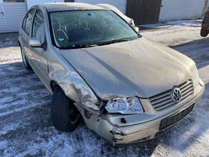 VW-Bora-Basis,Accident-damaged vehicle