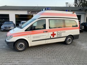 MERCEDES-BENZ-Vito-Lang Krankenwagen / Rettungswagen,Vehículo de ocasión