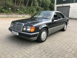 MERCEDES-BENZ-230-CE Coupe Schwarz Schwarz,Oldtimer