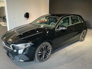 MERCEDES-BENZ-A 180 PANO/KAMERA/NAVI/LED-,Fiatal autók