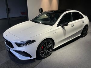 MERCEDES-BENZ-A 35 4M Limo PANO/NIGHT/LED/KAM/-,Ojazdené vozidlá