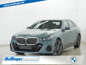 BMW-540-540d xDrM Sport Ad-Fahrw-ProfIntAktLenkIconic Sportpaket Bluetooth HUD Navi LED Vollleder Klima A,Jednoročné vozidlá