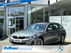 BMW-320-320i T Stand+LenkradhHUD PanoDach KomfZugAHK Bluetooth Navi LED Klima Standhzg PDC el Fenster,Bruktbiler