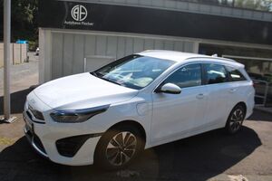 KIA-ceed-Sportswagon 1,6 GDI Plug- in Hybrid,Подержанный автомобиль