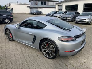 PORSCHE