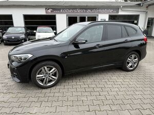 BMW-X1-20i xDrive M Sportpaket LED,Navi,AHK*,Ojetá vozidla