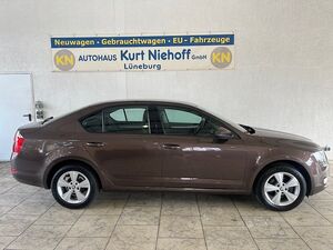 SKODA-Octavia-12 TSi Elegance +SHZ +PDC +Klimaautomatik,Употребявани коли