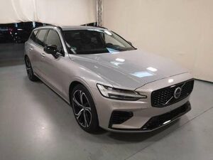 VOLVO-V60-T8 Ultra Dark Recharge Plug-In Hybrid AWD,Pojazdy używane
