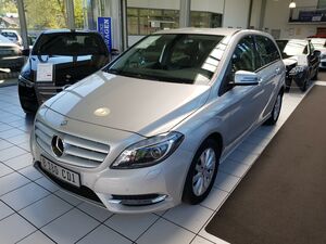 MERCEDES-BENZ-B 180-d AUTOMATIK XENON AHK PTS,Gebrauchtwagen