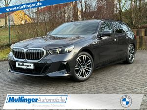 BMW-520-520i TM Sport PanoDAHK SitzbelLenkradhACC P+ Sportpaket Bluetooth HUD Navi LED Klima PDC el Fen,Pojazdy jednoroczne
