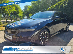 BMW-550-550e xDrTM Sport PRO IntAktLPanoDB+WAHK 21 Sportpaket Bluetooth HUD Navi LED Klima Aktivlenkung,Voiture de l'année
