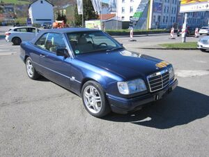MERCEDES-BENZ-E 200-Cabrio,Véhicule d'occasion