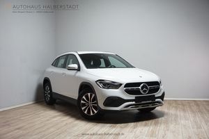 MERCEDES-BENZ-GLA 200-Style/LED/Navigation/Kamera+Park/Keyl,Pojazdy używane