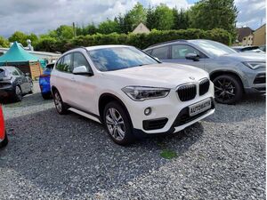 BMW-X1-xDrive 20 i SportLine NAVI/LED/Sitzh/AHK,Havarované vozidlá