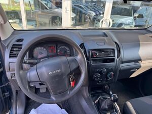 ISUZU