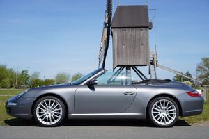 PORSCHE