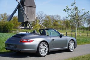 PORSCHE