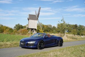 AUDI-R8-52 FSI S tronic quattro Spyder  *MwSt*,Used vehicle