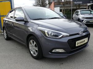 HYUNDAI-i20-blue Passion, Sitzheizung, WR+SR, PDC,Begangnade