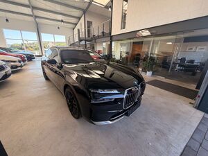 BMW-750-e xDrive  CinemaTV+B&W Loung Nachlaß 50%,Begangnade