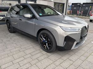 BMW-iX-M60 B&W PanSkyDACH AHK DAP+PAP,Pojazdy używane