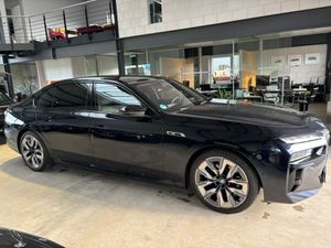 BMW-M760-e xDrive MPerformance Paket Neupreis 211550,Ojetá vozidla