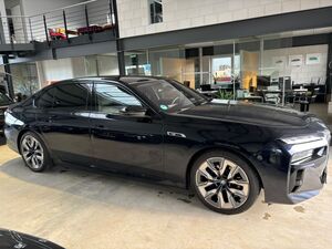 BMW-M760-e xDriveExecutive PanDach TV Lounge Seats,Подержанный автомобиль