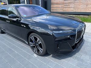 BMW-M760-e xDrive m-sport Sky Dach TV Lounge Seats,Употребявани коли