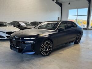 BMW-750-e xDrive Individual blau matt  NP 186900 EUR,Véhicule d'occasion