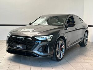AUDI-Q8 e-tron-55 S line Matrix*22Zoll NP: 122312,-EUR,Használtautó