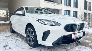 BMW-118-Limousine M, BMW GARANTIE, +VERSCHLEIß Paket,Pojazdy używane
