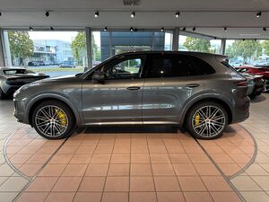 PORSCHE