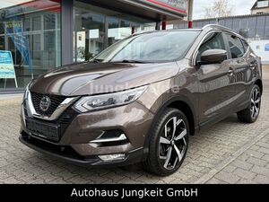 NISSAN-Qashqai-Tekna *Panorama*360°Kamera*AHK*,Ojetá vozidla