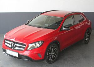 MERCEDES-BENZ-GLA 220-CDI Urban Night-Paket Bi-Xenon AMG-Alu18,Begangnade