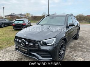 MERCEDES-BENZ-GLC 300-de 4Matic AMG-Paket,Ojetá vozidla