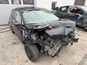 FORD-Fiesta-Trend,Аварийный автомобиль