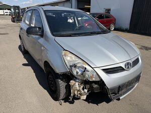 HYUNDAI-i20-Classic,Pojazdy powypadkowe