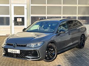 VW-Passat Variant-Passat 20 TDI DSG R-Line|AHK|BlackStyle|5JGaran,Vorführwagen