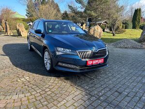 SKODA-Superb-Combi Style*AHK schwenkbar*Allwetter,Véhicule d'occasion