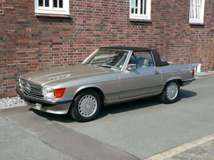 Mercedes-Benz-SL 560-W107 *** Europa-Optik,Олдтаймер (Раритетный автомобиль)