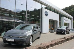VW-Golf-VIII Lim Life 20 TDI DSG Navi,ACC,PDC,LED,Vehículo de ocasión