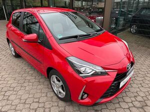 Toyota-Yaris-15 VVT-iE Team Deutschland *nur 9950km!!!*,Pojazdy używane