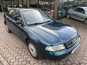 Audi-A4-18 *HU/H-Kennzeichen neu*nur 125 TKM*Scheckheft*,nincs megadva