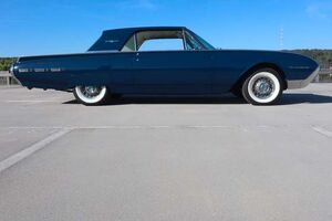 Ford-Thunderbird-,Олдтаймер (Раритетный автомобиль)