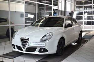 Alfa Romeo-Giulietta-2,0 JTDM 16V Turismo TÜV bis 10-2027,Véhicule d'occasion