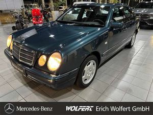 Mercedes-Benz-E240-Elegance aus privatem Nachlass gepflegter Zustand!,Rabljena 