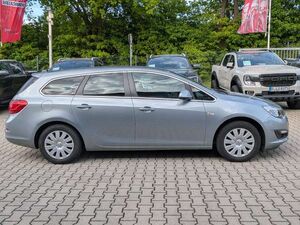 Opel-Astra-J Sports Tourer /AHK/TÜV NEU/SERVICE NEU/,Rabljena 