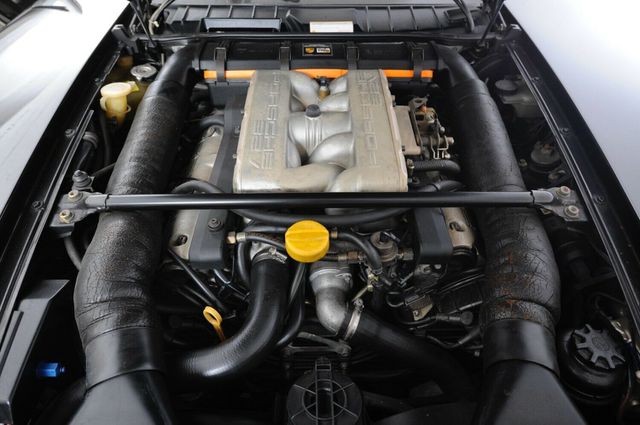 PORSCHE 928 GTS Automatik