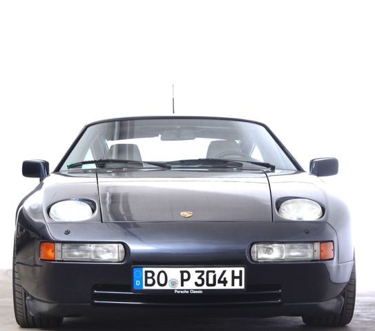 PORSCHE 928 GT